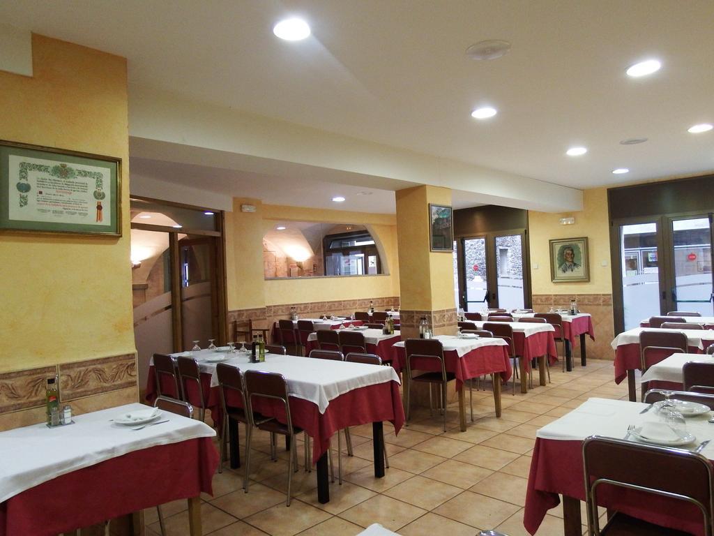 Apartamentos Fonda Finet Sant Felíu de Pallarols Exterior foto