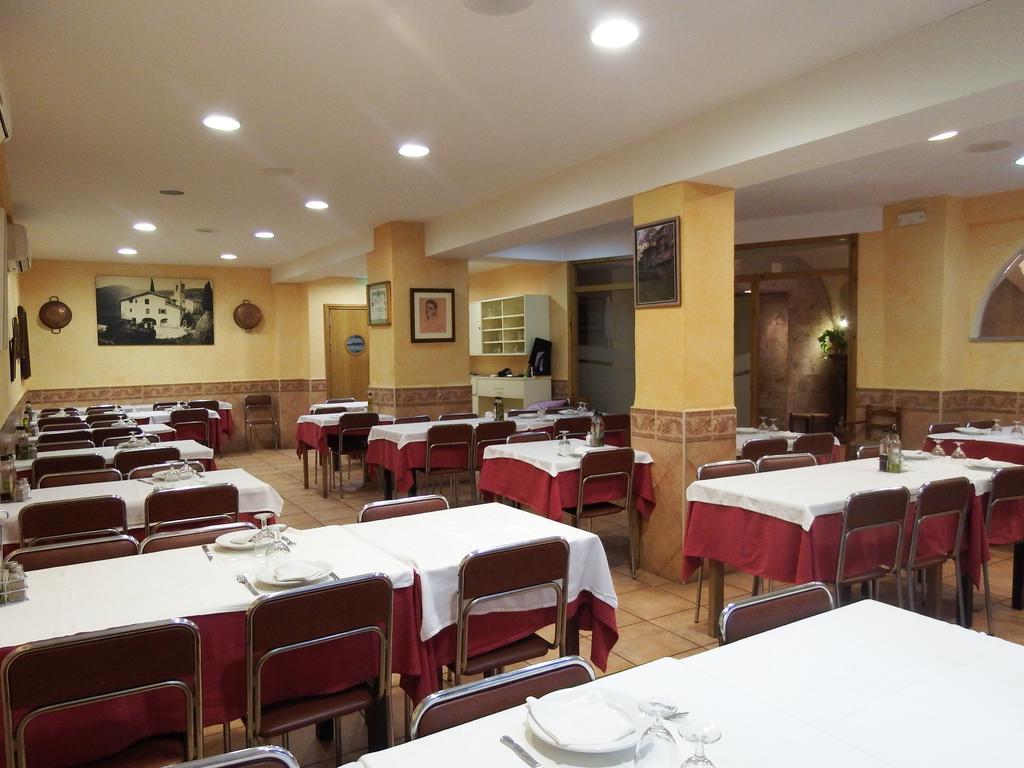 Apartamentos Fonda Finet Sant Felíu de Pallarols Exterior foto