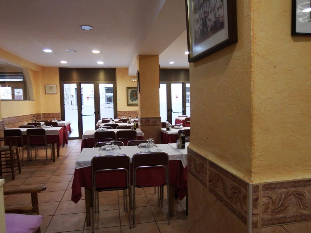 Apartamentos Fonda Finet Sant Felíu de Pallarols Exterior foto