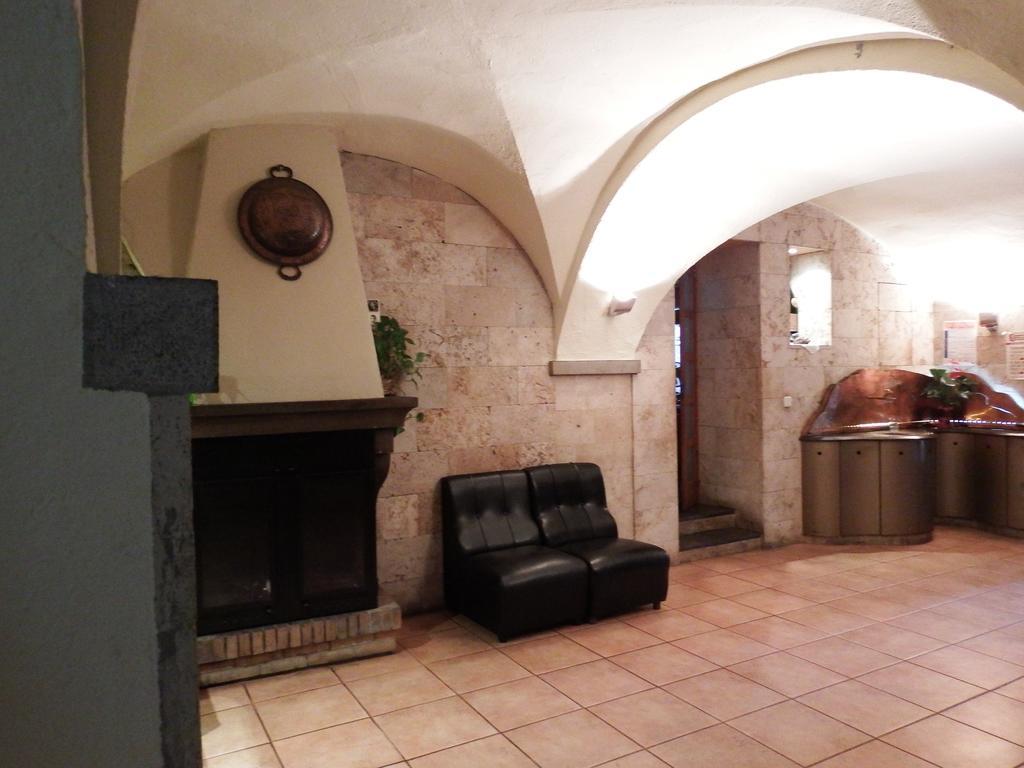 Apartamentos Fonda Finet Sant Felíu de Pallarols Exterior foto